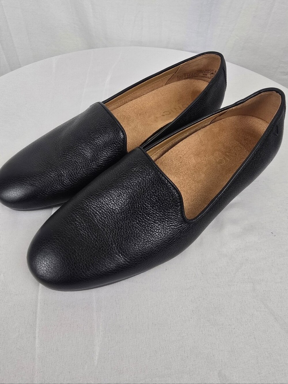 NWOB Vionic Willa II Black Pebble Leather Women's Loafers Sz 6.5W